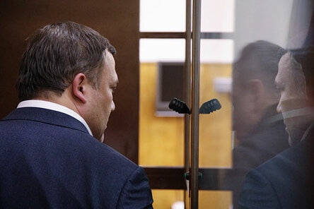 В Хамовнический суд Москвы гендиректора судостроительной корпорации «Ак Барс» и депутата Госсовета РТ Рената Мистахова доставили вчера в 17:30. А задержали еще 3 марта, в 13:00, и допоздна допрашивали